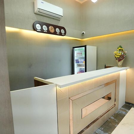 Hotel 6 Seasons, Koregoan Park, Pune Bagian luar foto
