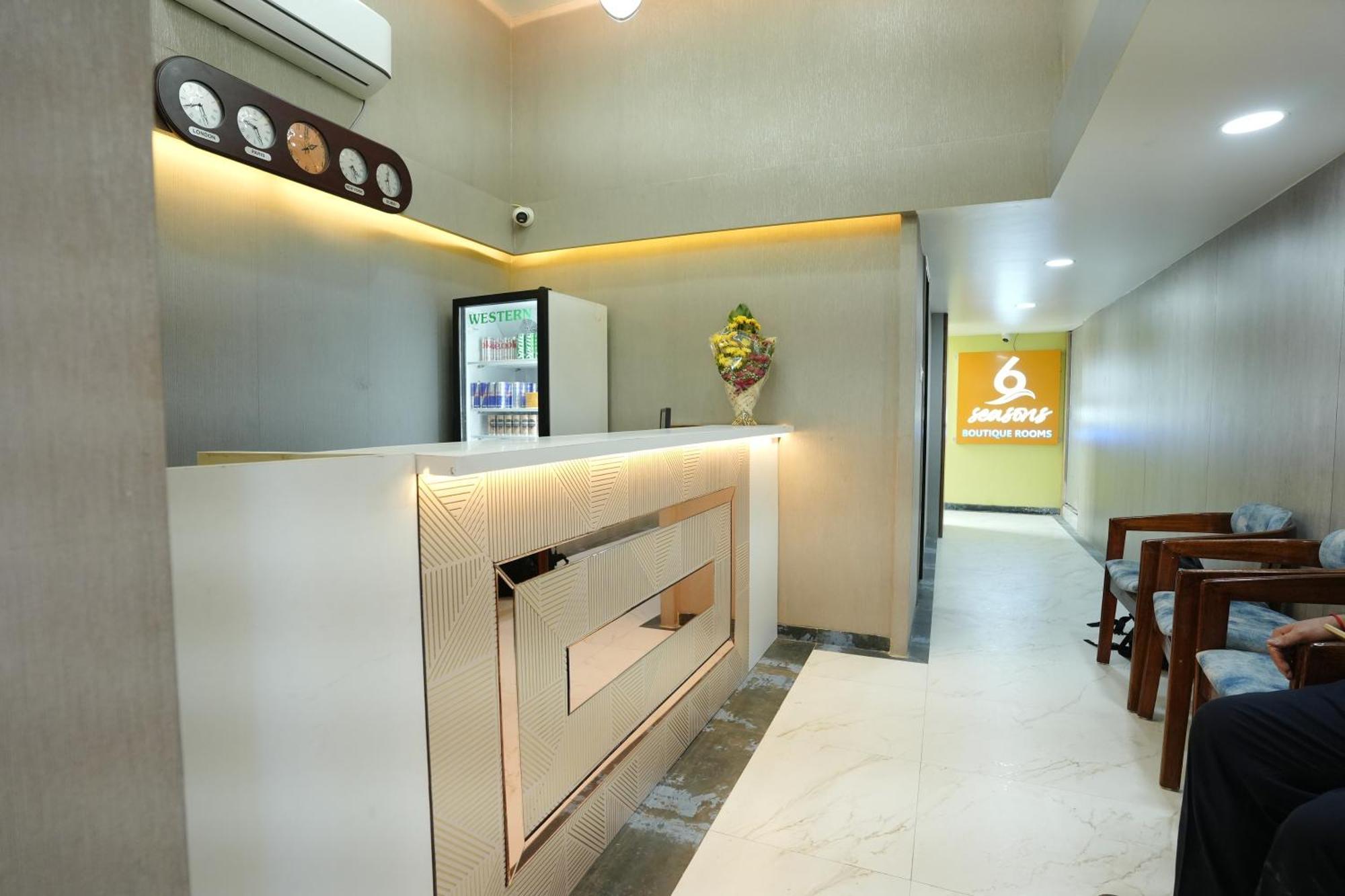 Hotel 6 Seasons, Koregoan Park, Pune Bagian luar foto