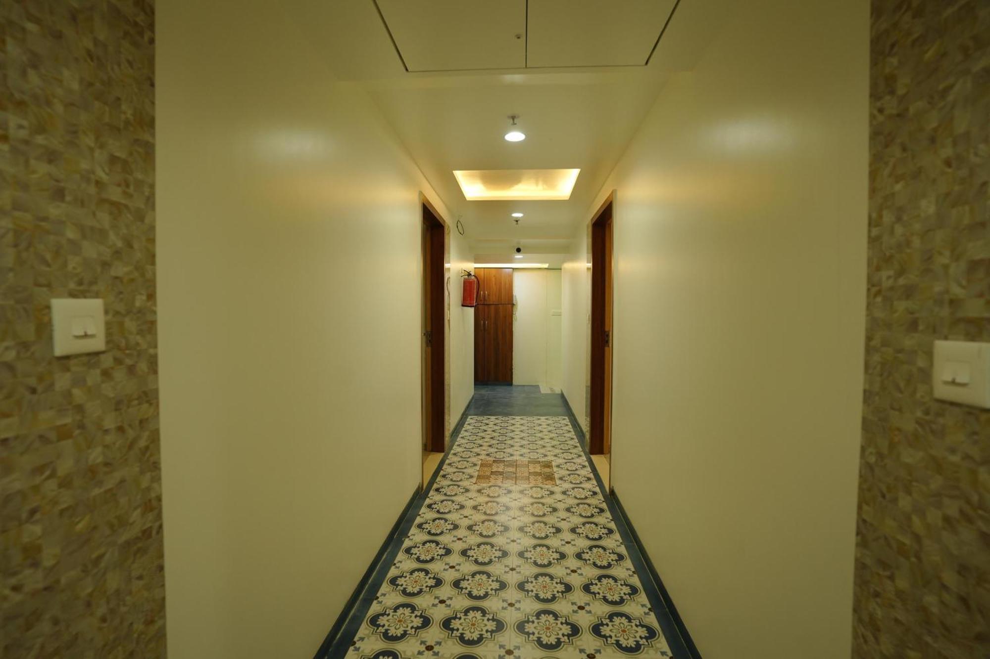 Hotel 6 Seasons, Koregoan Park, Pune Bagian luar foto